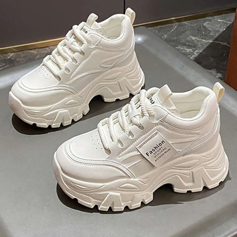 Zapatillas Deportivas de Plata - Sewing Cotton reseña y precio